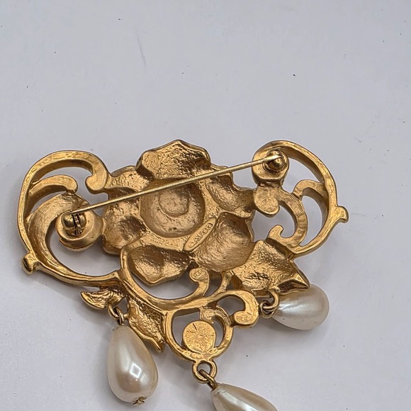 Avon Gold Tone Rose Faux Pearl Dangle Brooch Pin Rhinestone Accents Vintage - Picture 6 of 7